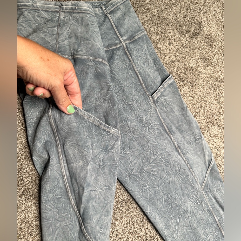 Lululemon wunder tight. Denim looking,leggings
